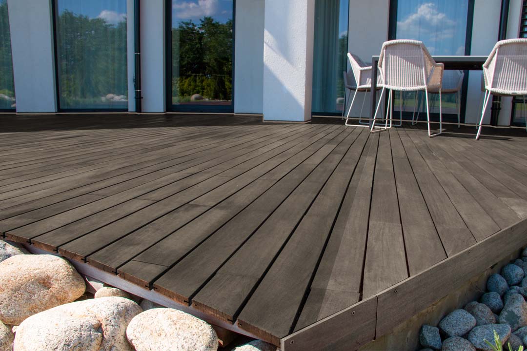 Retique It Multi-purpose Smooth Finish Kit in Harbor Gray, four large wood finishing tools for smooth decking and furniture projects.